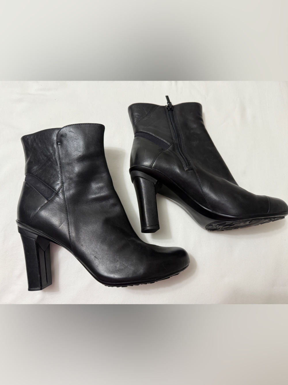 Tsubo Black Leather Heeled Ankle Boots Side Zip Comfort Booties US 8.5
